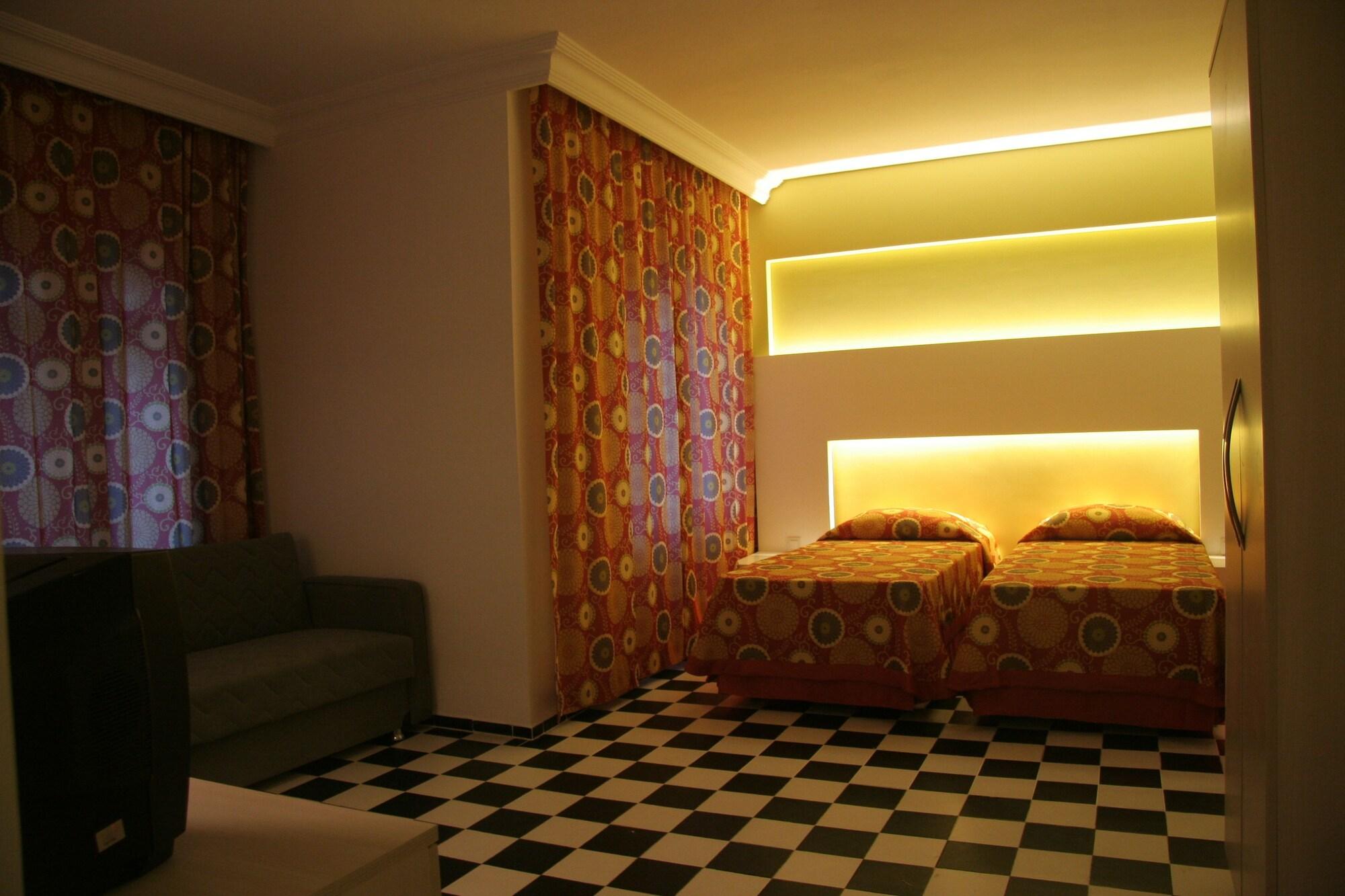 Orient Suite Hotel Аланя Екстериор снимка